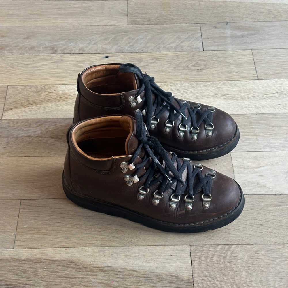 Women’s dark brown Hiking Boots